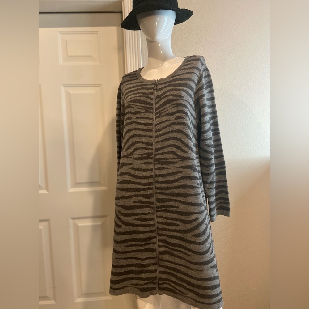 LC Waikiki Grace~Soft~Zebra Pattern~Crew Neck~Front Zipper Close~Cardigan~Size L
